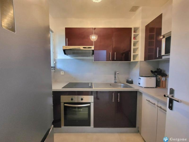 Photo n&deg;9 de :TRES JOLI STUDIO AVEC MAGNIFIQUE VUE MER PANORAMIQUE